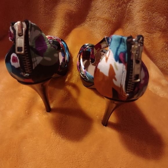 Steve Madden Floral Print Heels 👠 Haylow size 6 - Picture 7 of 13